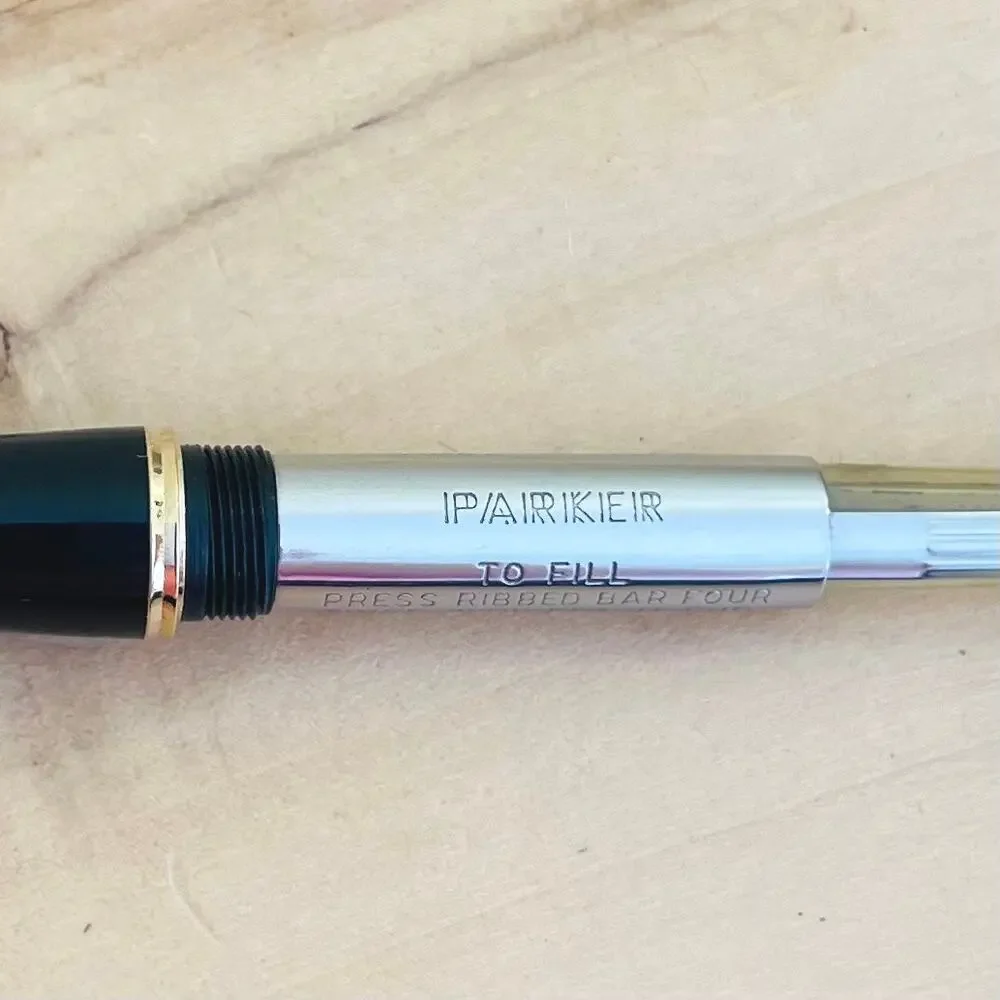 Vtg PARKER 51 Iconic Hooded Fountain Pen Nib Classic Lucite